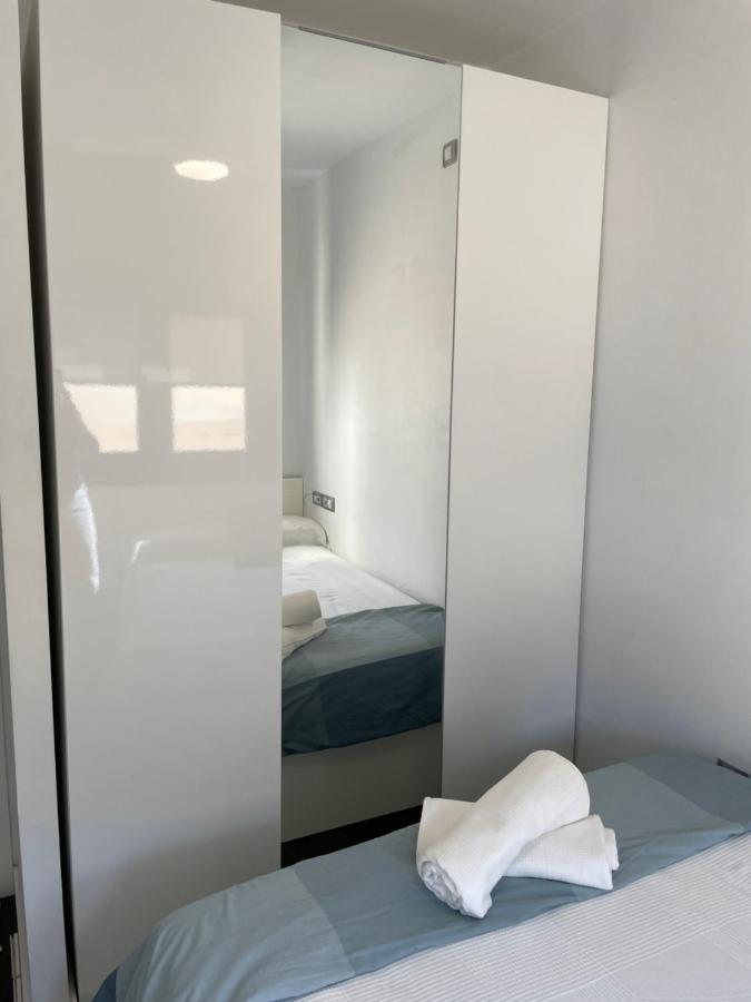 Moderno Apartamento Con Plaza De Garaje En Pleno Centro De Almería Exterior foto