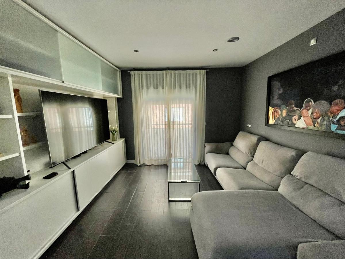 Moderno Apartamento Con Plaza De Garaje En Pleno Centro De Almería Exterior foto