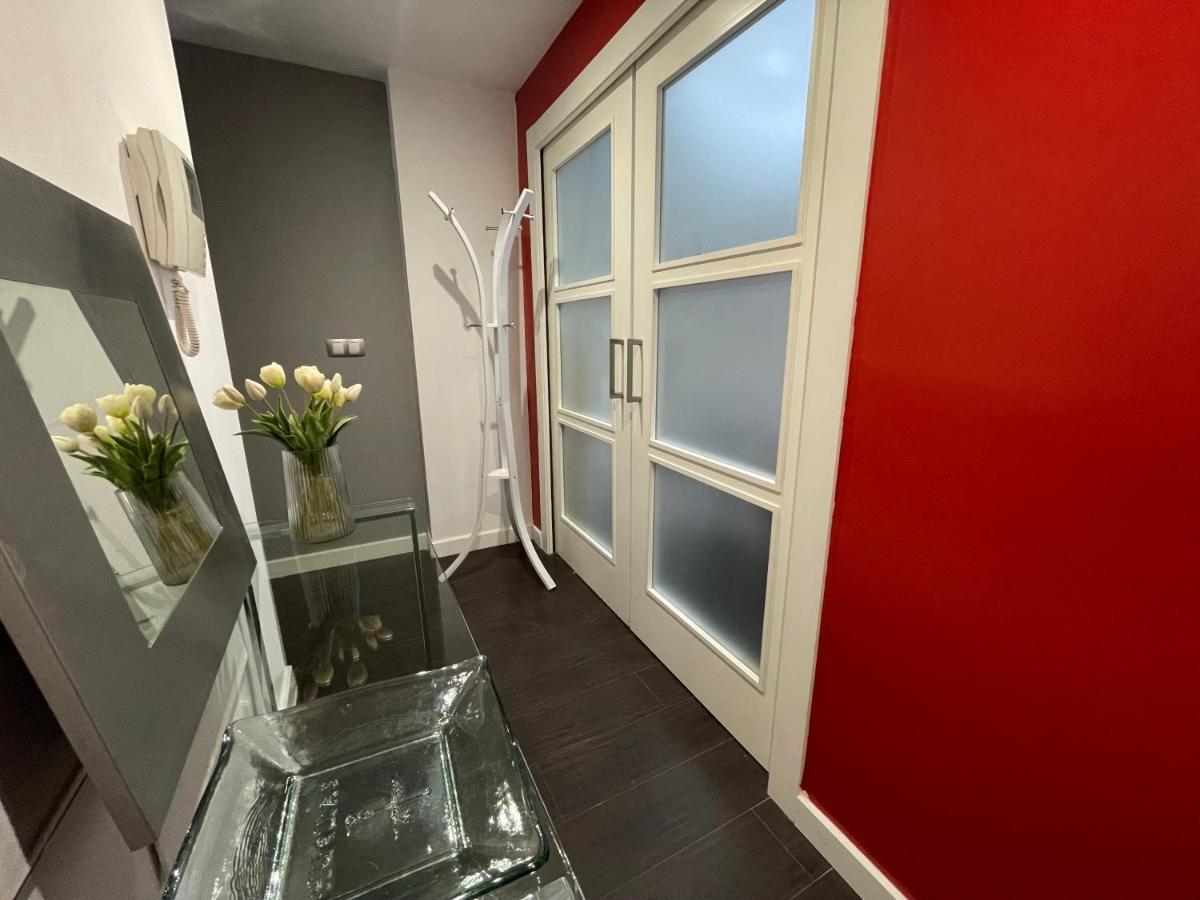 Moderno Apartamento Con Plaza De Garaje En Pleno Centro De Almería Exterior foto