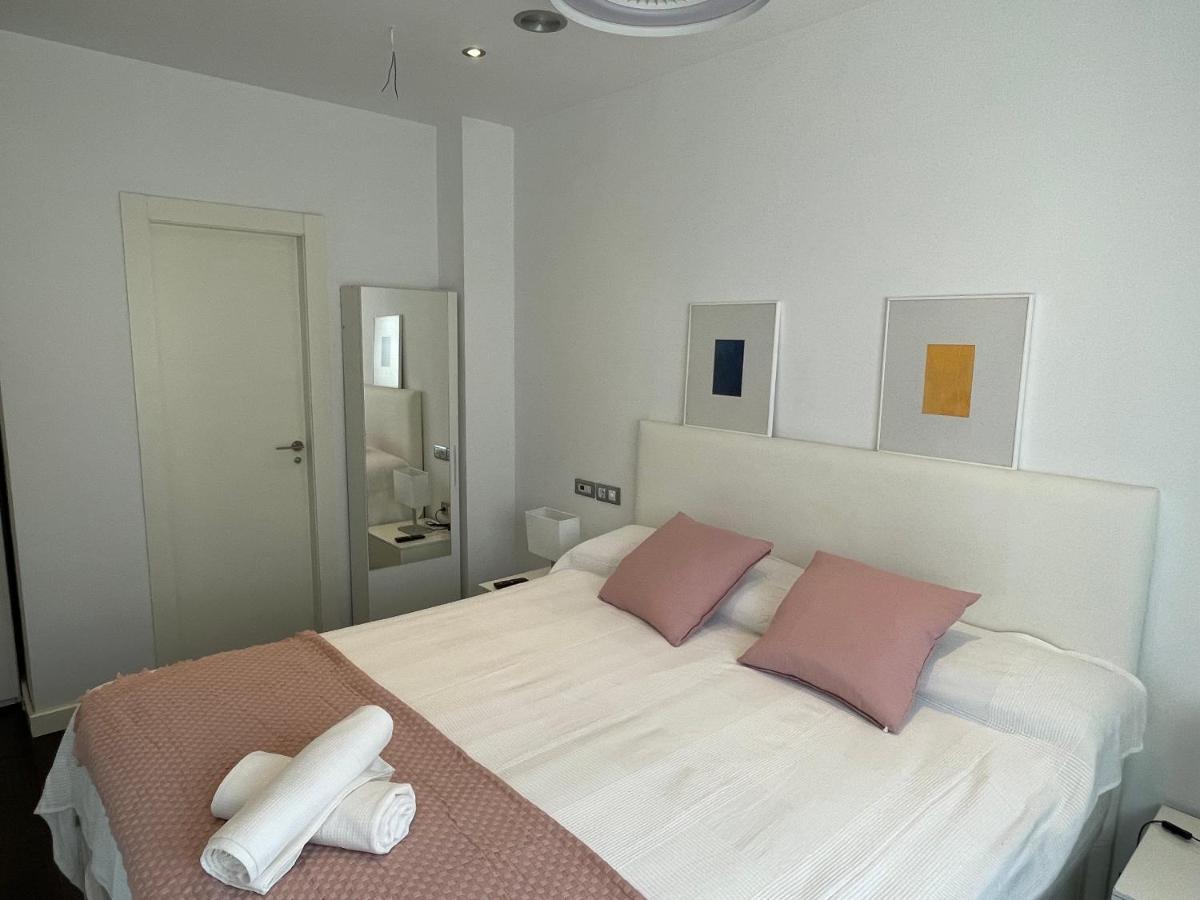 Moderno Apartamento Con Plaza De Garaje En Pleno Centro De Almería Exterior foto