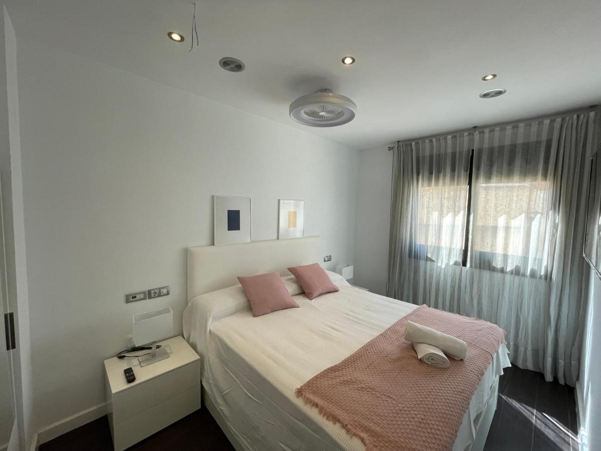 Moderno Apartamento Con Plaza De Garaje En Pleno Centro De Almería Exterior foto
