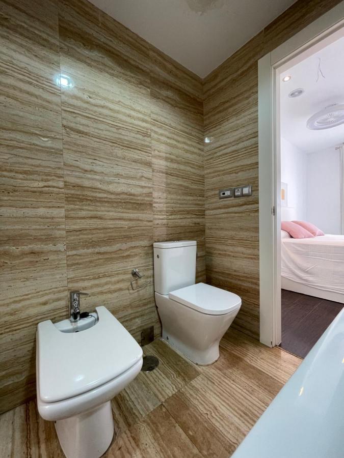 Moderno Apartamento Con Plaza De Garaje En Pleno Centro De Almería Exterior foto
