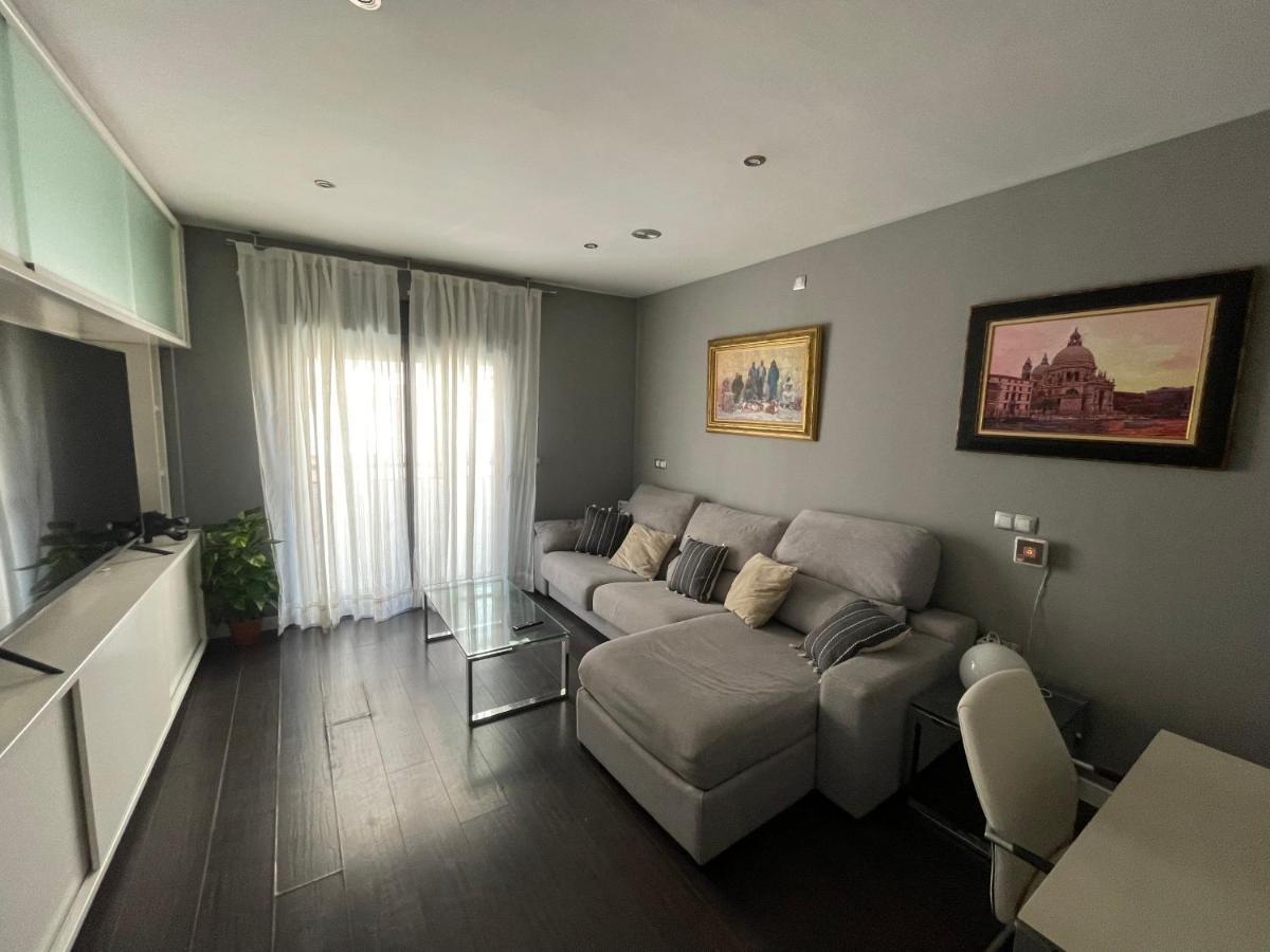 Moderno Apartamento Con Plaza De Garaje En Pleno Centro De Almería Exterior foto